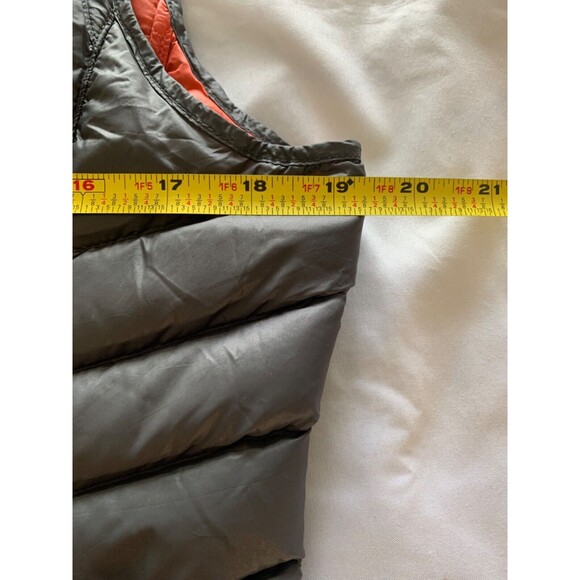 Bernardo Goose Down Puffer Vest Size M Gray Orange Zip Pockets Full Zip - Picture 5 of 10